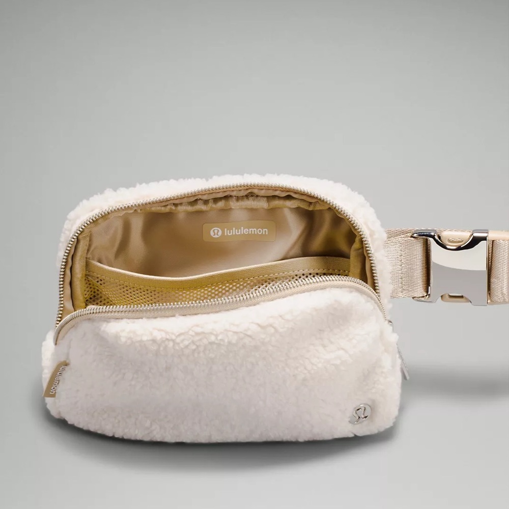 Lululemon Everywhere Fleece Belt Bag